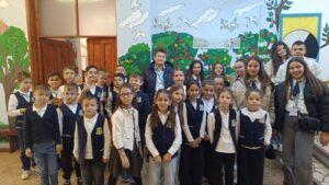 Снимки: Ученици от Второ ОУ – Сандански и Средно училище Vasile Cîrlova – Търговище участват в образователни и културни дейности по време на мобилността по проект Erasmus+.