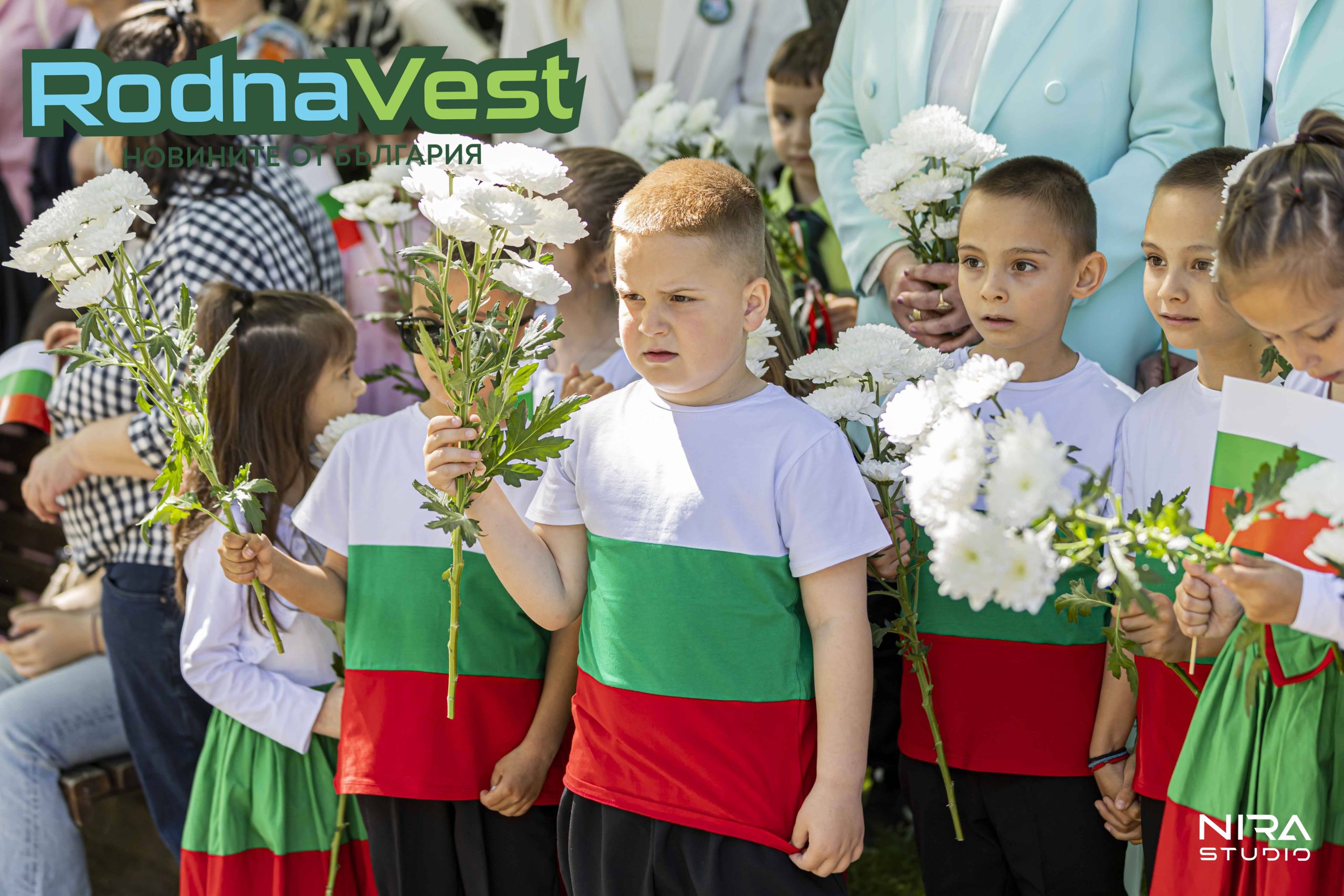 Сандански отбеляза 6 май – Гергьовден и Деня на храбростта с поднасяне на цветя и венци. Снимки: RodnaVest