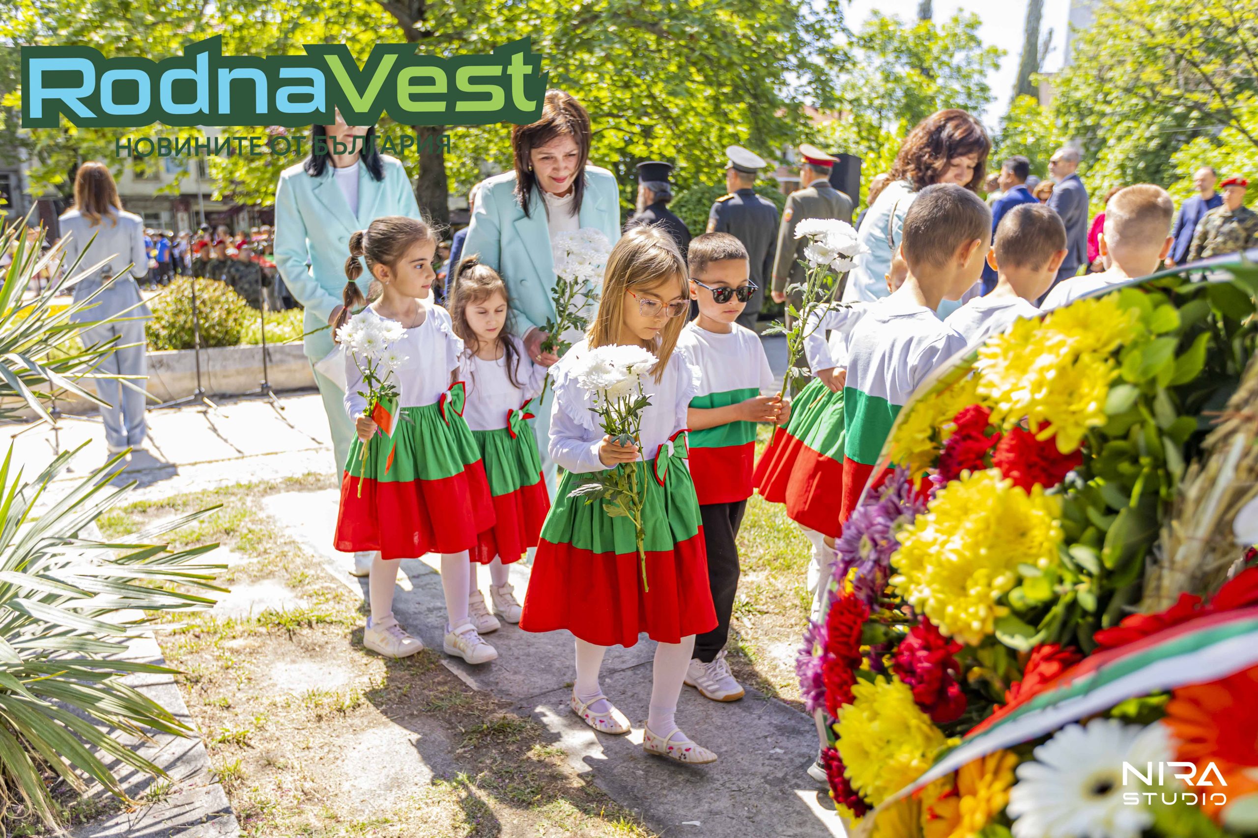 Сандански отбеляза 6 май – Гергьовден и Деня на храбростта с поднасяне на цветя и венци. Снимки: RodnaVest