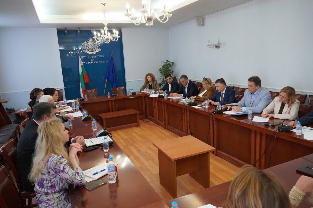 Работна среща между кметове и представители на Министерството на здравеопазването