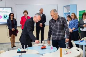Нови STEM кабинети откриха в НХГ в Благоевград