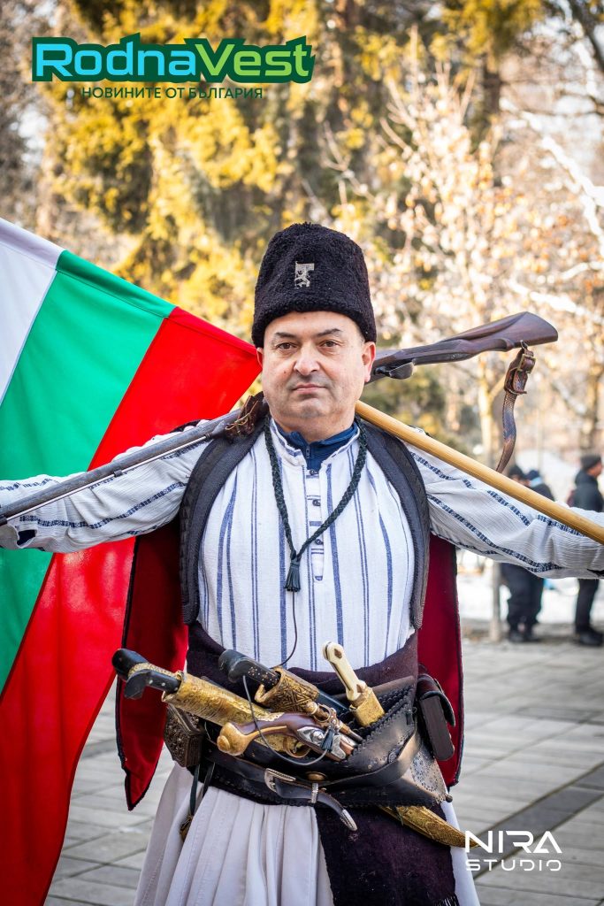 Фолклорна формация „Русалии“ от Петрич по време на изпълнение